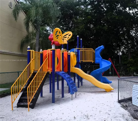 18318 NW 68th Ave #E, Hialeah, FL 33015 photo 11
