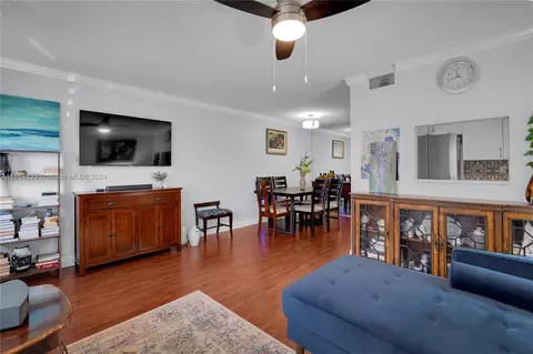 9101 Sunrise Lakes Blvd #102, Sunrise, FL 33322