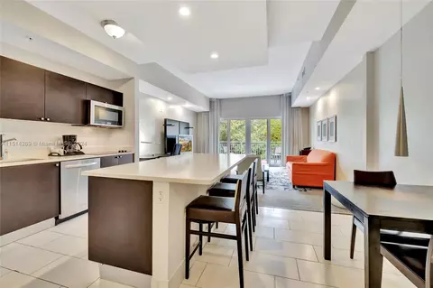 5300 NW 87th Ave #813, Doral, FL 33178
