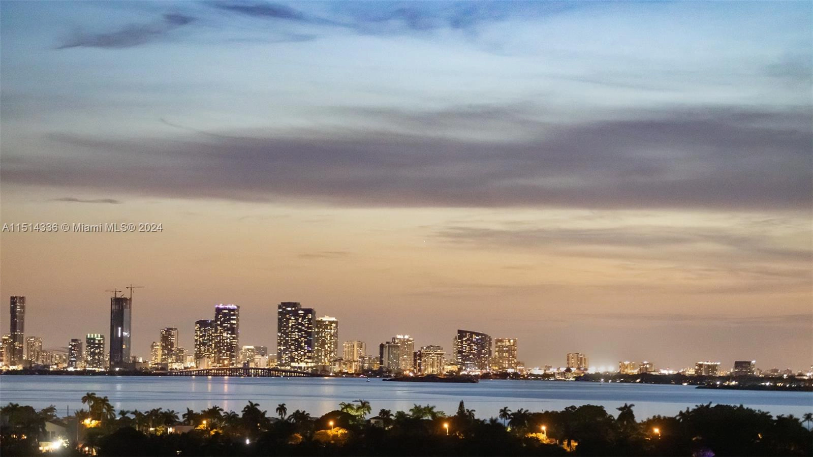 6039 Collins Ave Unit 1530