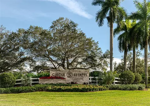 15846 SW 49th St, Southwest Ranches, FL 33331