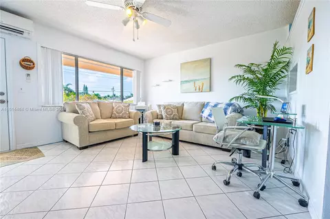 1050 SW 11th St #17L, Hallandale Beach, FL 33009