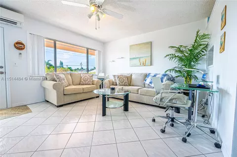 1050 SW 11th St #17L, Hallandale Beach, FL 33009