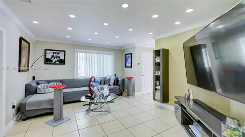 3610 NW 4th St, Miami, FL 33125
