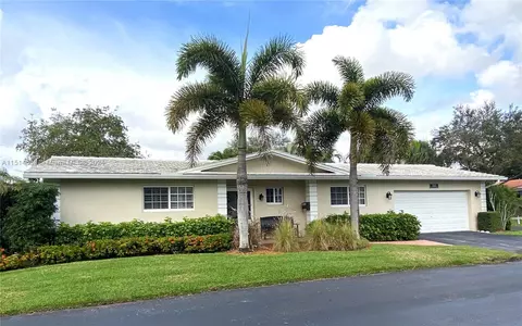 7243 E Tropical Way, Plantation, FL 33317