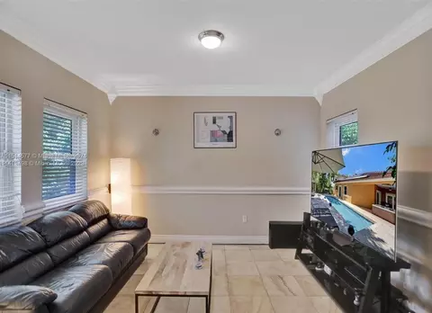 308 NE 89th St, El Portal, FL 33138