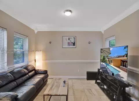 308 NE 89th St, El Portal, FL 33138