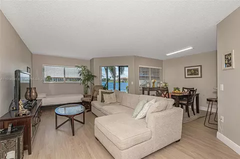 1400 SW 131st Way #102Q, Pembroke Pines, FL 33027