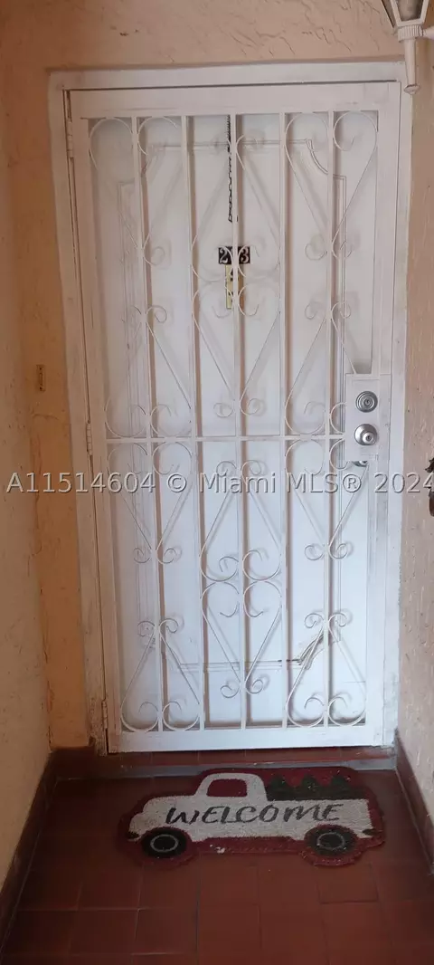 6820 W Flagler St #203, Miami, FL 33144