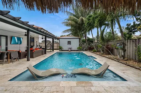 15531 SW 183rd Ln, Miami, FL 33187