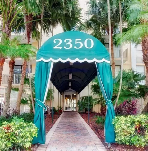 2350 NE 135th St #207, North Miami, FL 33181