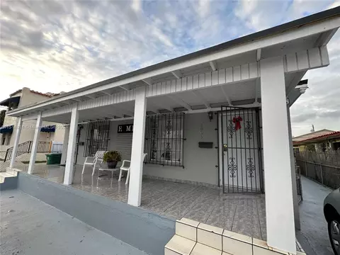 1999 NW 2nd St, Miami, FL 33125