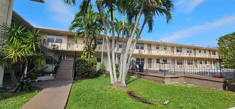 1725 NE 116th Rd #1, North Miami, FL 33181