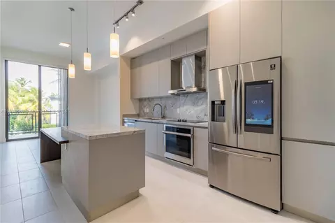 1030 15th St #215, Miami Beach, FL 33139