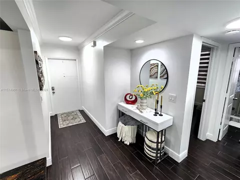 7800 NW 18th St #301, Margate, FL 33063