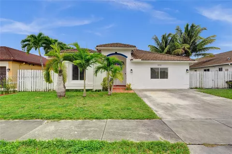 16330 SW 52nd St, Miami, FL 33185