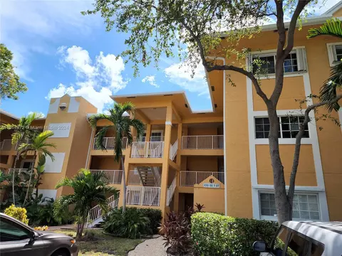 430 SE 7th St #106E, Dania Beach, FL 33004