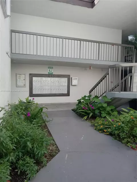 9433 Fontainebleau Blvd #111, Miami, FL 33172