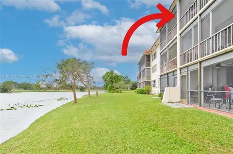 9500 N Hollybrook Lake Dr #309, Pembroke Pines, FL 33025