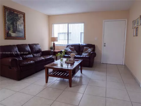 8760 SW 133rd Ave Rd #212, Miami, FL 33183