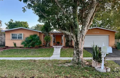 11820 NW 15th Ct, Pembroke Pines, FL 33026