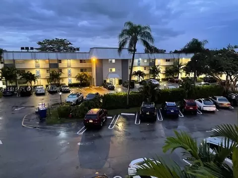 2960 Riverside Dr #319-2, Coral Springs, FL 33065