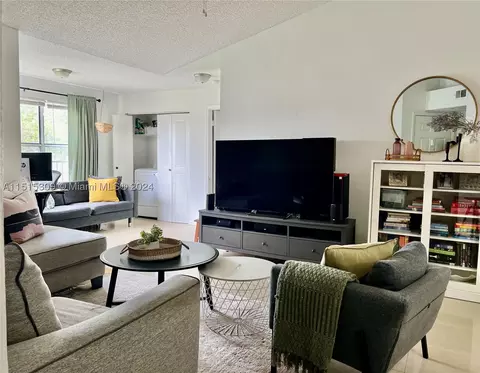 3320 N Pinewalk Dr N #1727, Margate, FL 33063