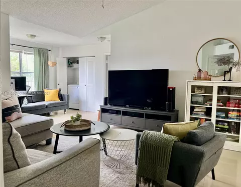 3320 N Pinewalk Dr N #1727, Margate, FL 33063