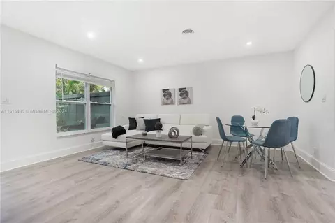 19 NE 16th St, Fort Lauderdale, FL 33304