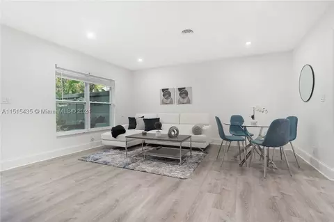 19 NE 16th St, Fort Lauderdale, FL 33304