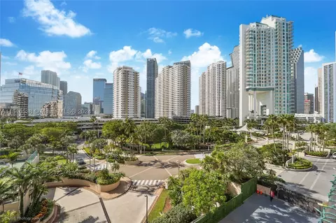 540 Brickell Key Dr #711, Miami, FL 33131 photo 1