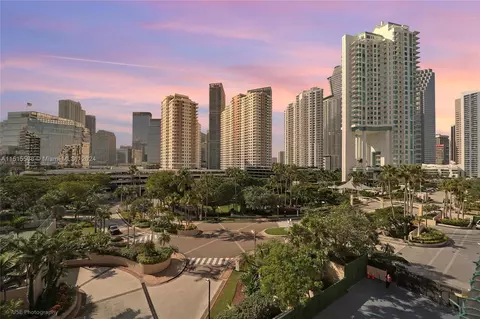 540 Brickell Key Dr #711, Miami, FL 33131 photo 2