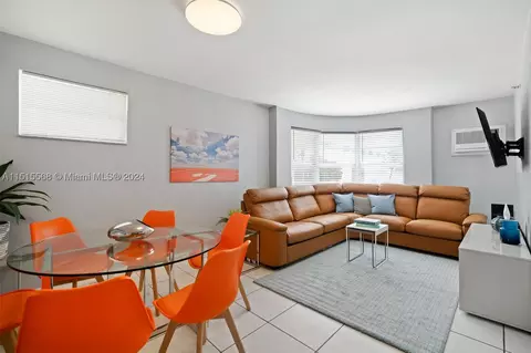 3030 Collins Ave #2H, Miami Beach, FL 33140