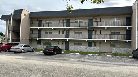 7910 N Colony Cir N #103, Tamarac, FL 33321