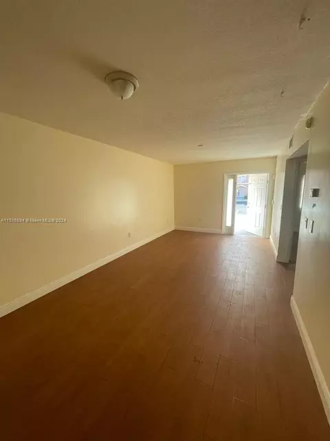1261 SE 27th St #104, Homestead, FL 33035