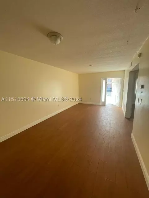 1261 SE 27th St #104, Homestead, FL 33035