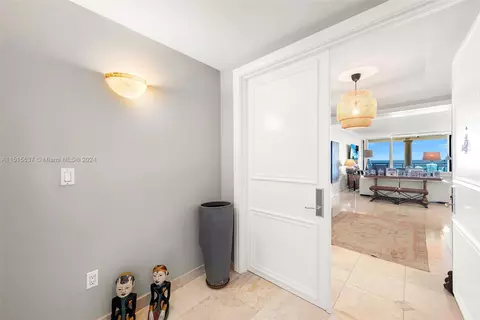 445 Grand Bay Dr #908, Key Biscayne, FL 33149