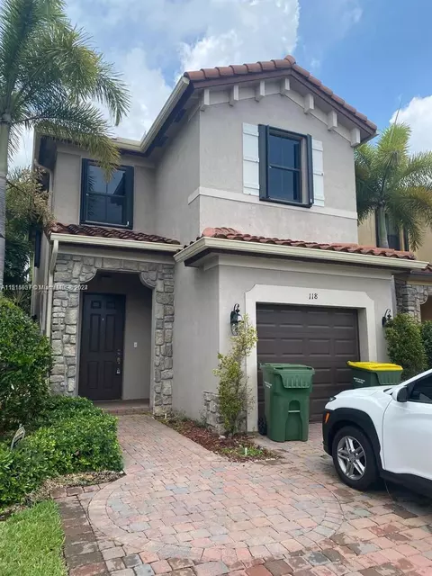118 NE 37th Ter, Homestead, FL 33033