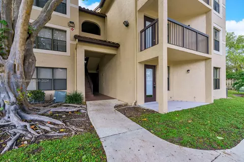 4221 W Mcnab Rd #43, Pompano Beach, FL 33069