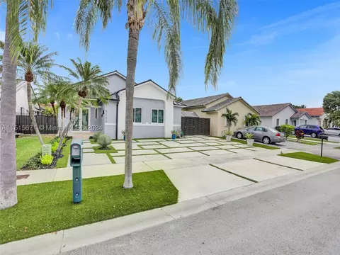 5253 SW 145th Ave, Miami, FL 33175