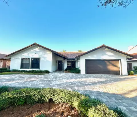 9821 NW 10th Ct, Plantation, FL 33322