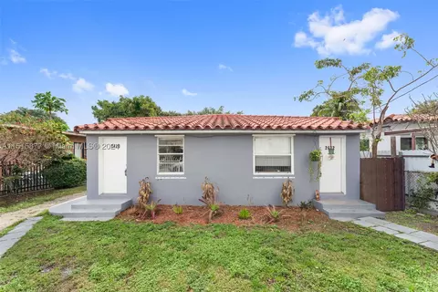 2620 NW 35th St, Miami, FL 33142