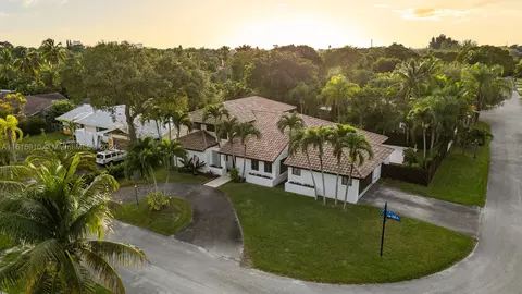 5620 SW 58th Pl, South Miami, FL 33143