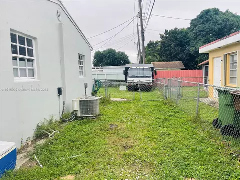 6261 E 3rd Ave, Hialeah, FL 33013 photo 4