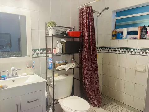 6261 E 3rd Ave, Hialeah, FL 33013 photo 27