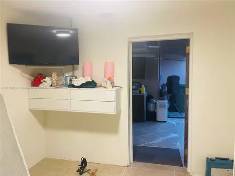 6261 E 3rd Ave, Hialeah, FL 33013 photo 23