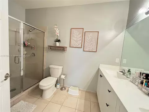 3374 W 104th Ter, Hialeah, FL 33018 photo 14