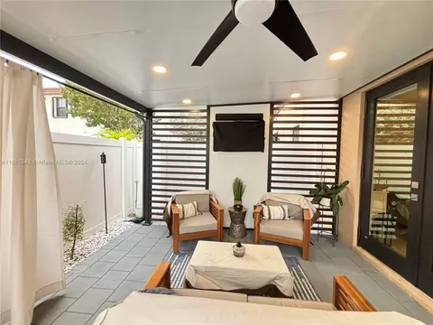 3374 W 104th Ter, Hialeah, FL 33018 photo 25
