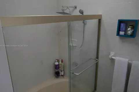 3207 W 70th St, Hialeah, FL 33018 photo 22