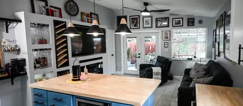 3207 W 70th St, Hialeah, FL 33018 photo 12